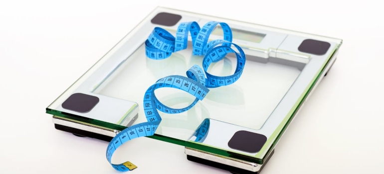 Scales and a measuring tape