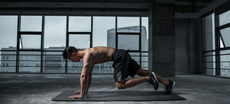 a man trying to make the most of a 30-minute workout in Sharjah